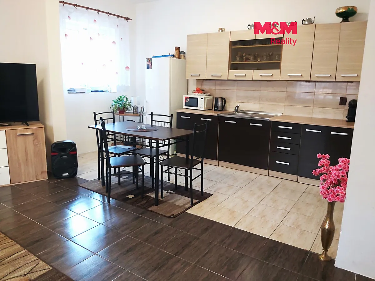 Prodej rodinného domu 150 m², pozemek 884 m²